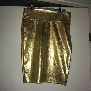 Spunky gold skirt